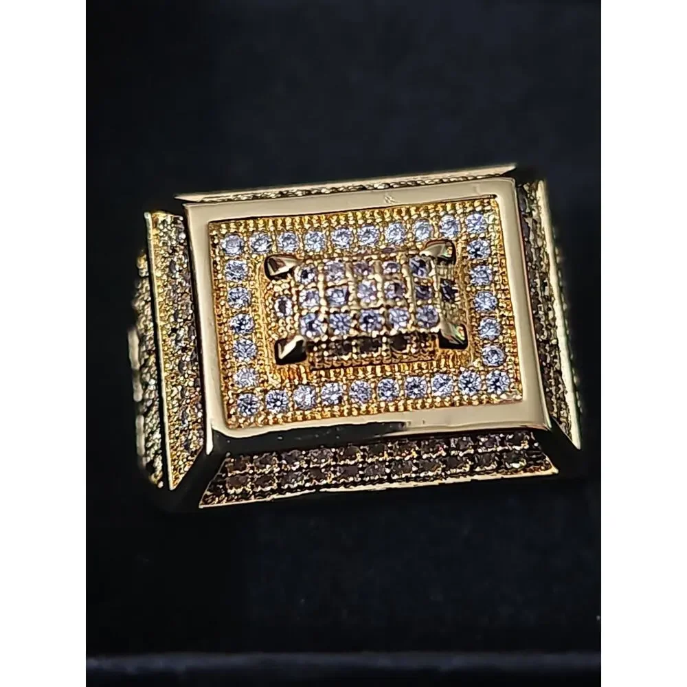 SIZE 9- 23.3m Gold Metal layered Signet Ring Square Pavé w/prong yellow CZs